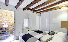 Cozy Apartment up to 4 in Biennale Giardini by Bricola Apartments